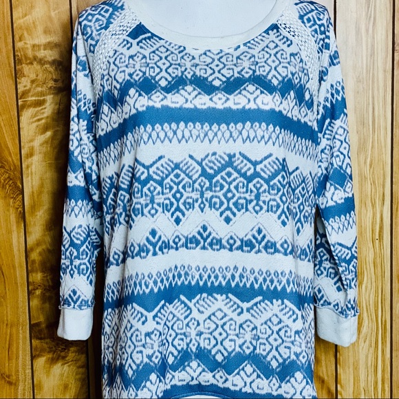 TOBI Aztec Blue and White Sweater - Picture 2 of 8